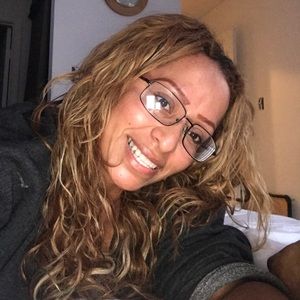 Meet your Posher, Claudia